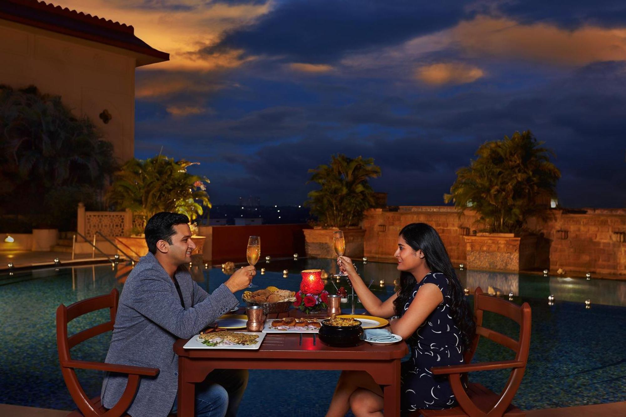 Sheraton Grand Pune Bund Garden Hotel Exterior foto